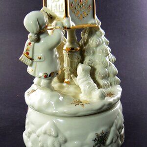 LENOX CHINA JEWELS COLLECTION PORCELAIN MUSICALFIGURINE A LETTER TO SANTA (A26)